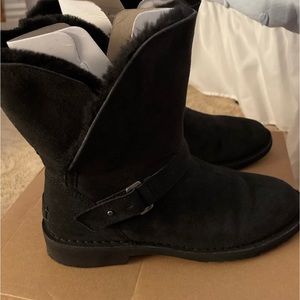 UGG Boots Syden style Black size US 10. Only worn once.